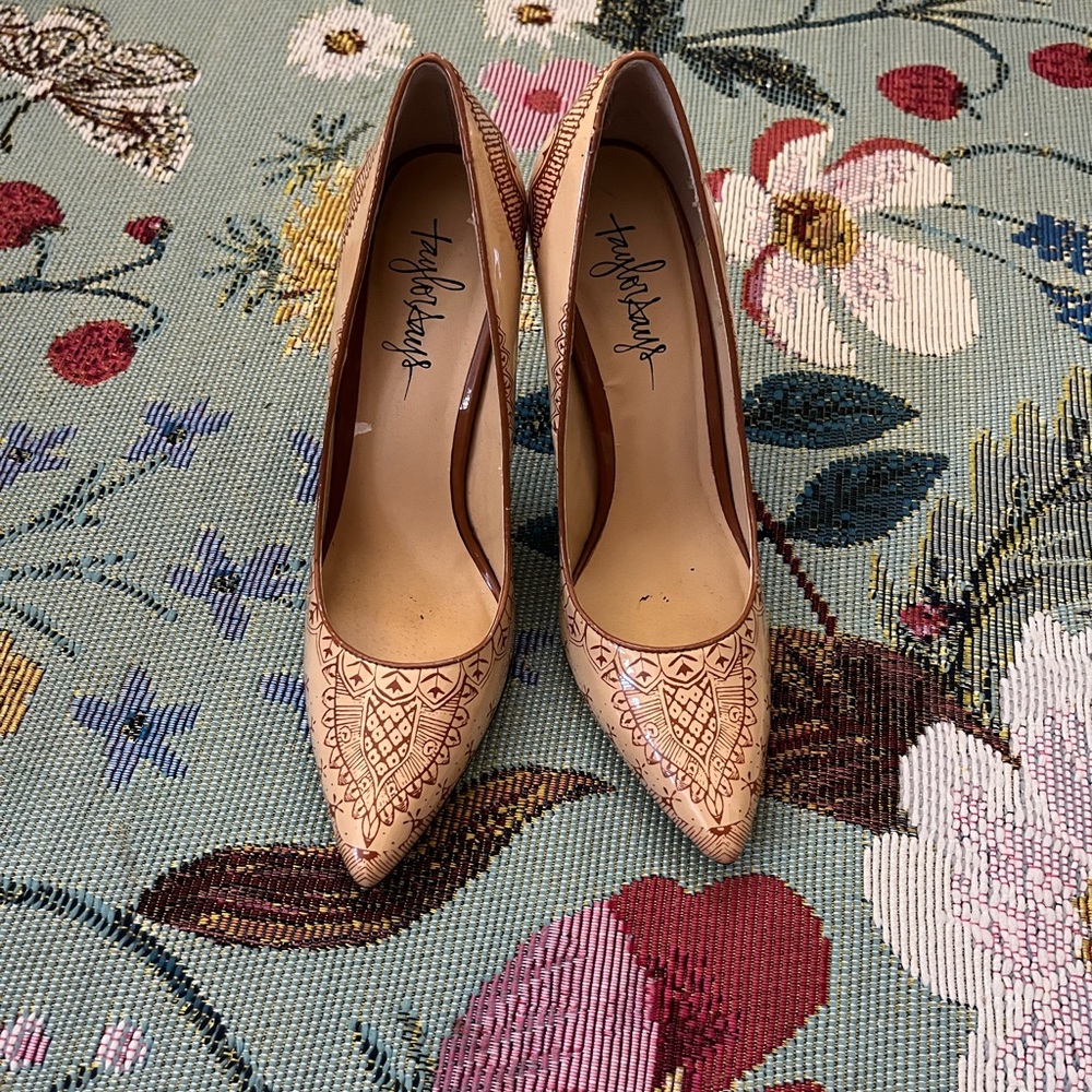 Taylor Says Hand Painted Henna Heels